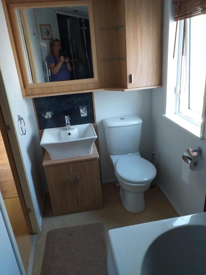 Отель 6 Berth Deluxe Ml7 On The Golden Palm Чапел-Сент-Леонардс Экстерьер фото
